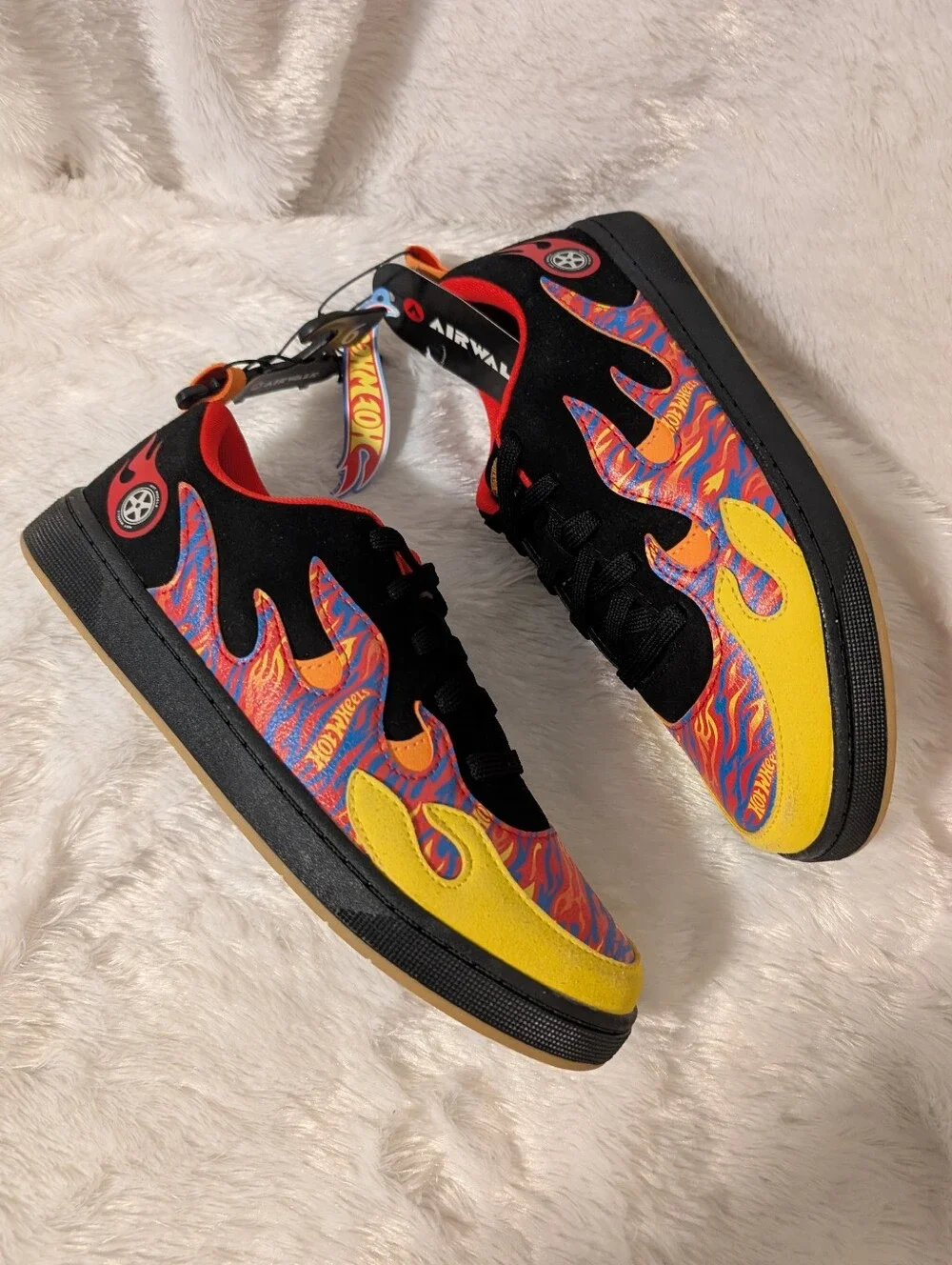 Airwalk Hot Wheels Black & Yellow Flame Sneakers Big Kids' 6: Classic 2.0